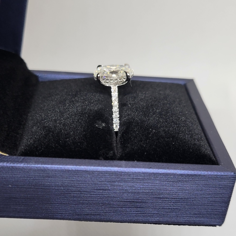 New 3ct IGI Certified Lab Grown Diamond Ring, 14K White Gold. - Picture 8 of 13